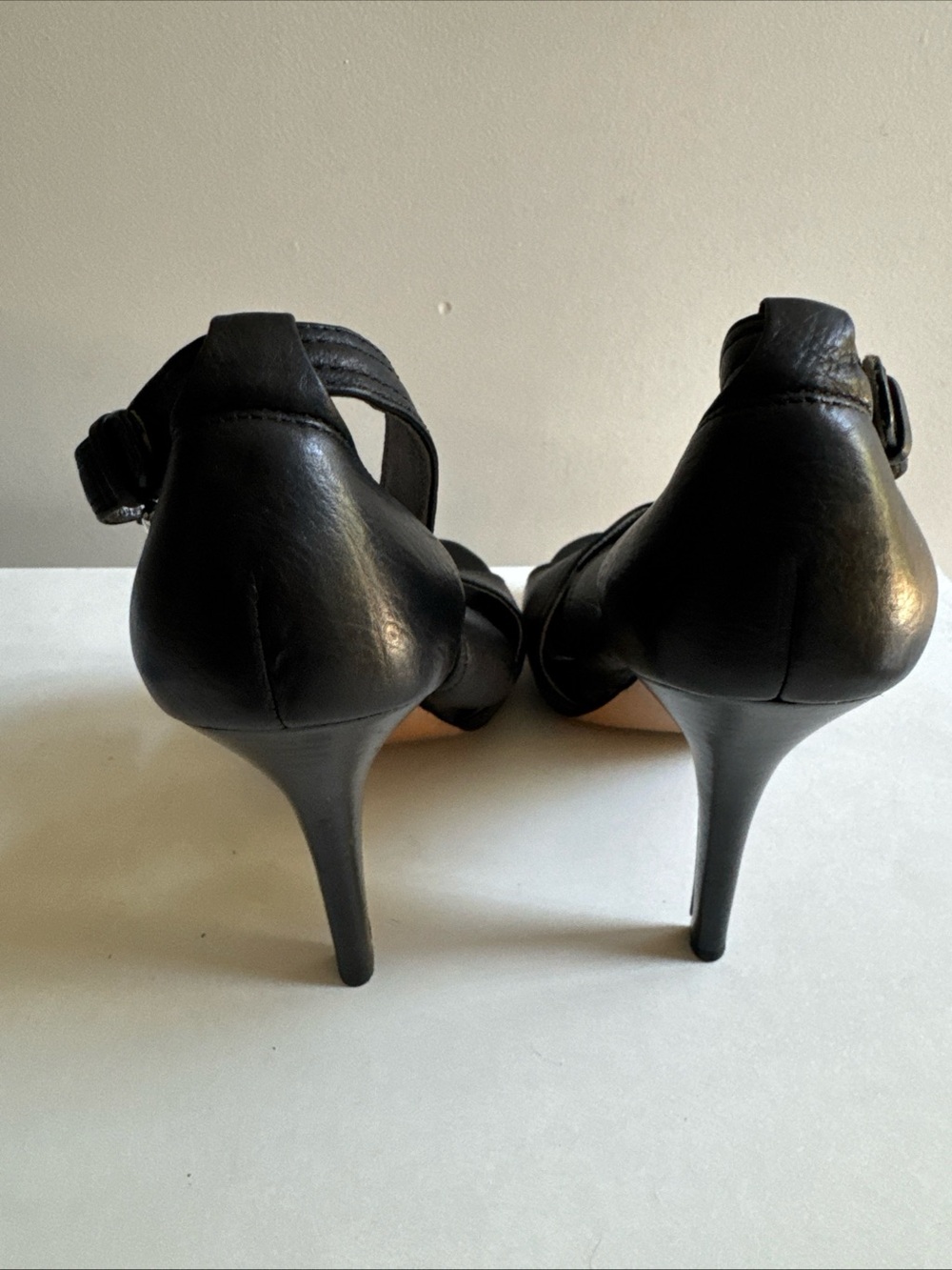 New Sz 6.5 Coach Adelle Crisscross 4 1/2” High Heel Black Leather Open Toe Shoes - Picture 3 of 7